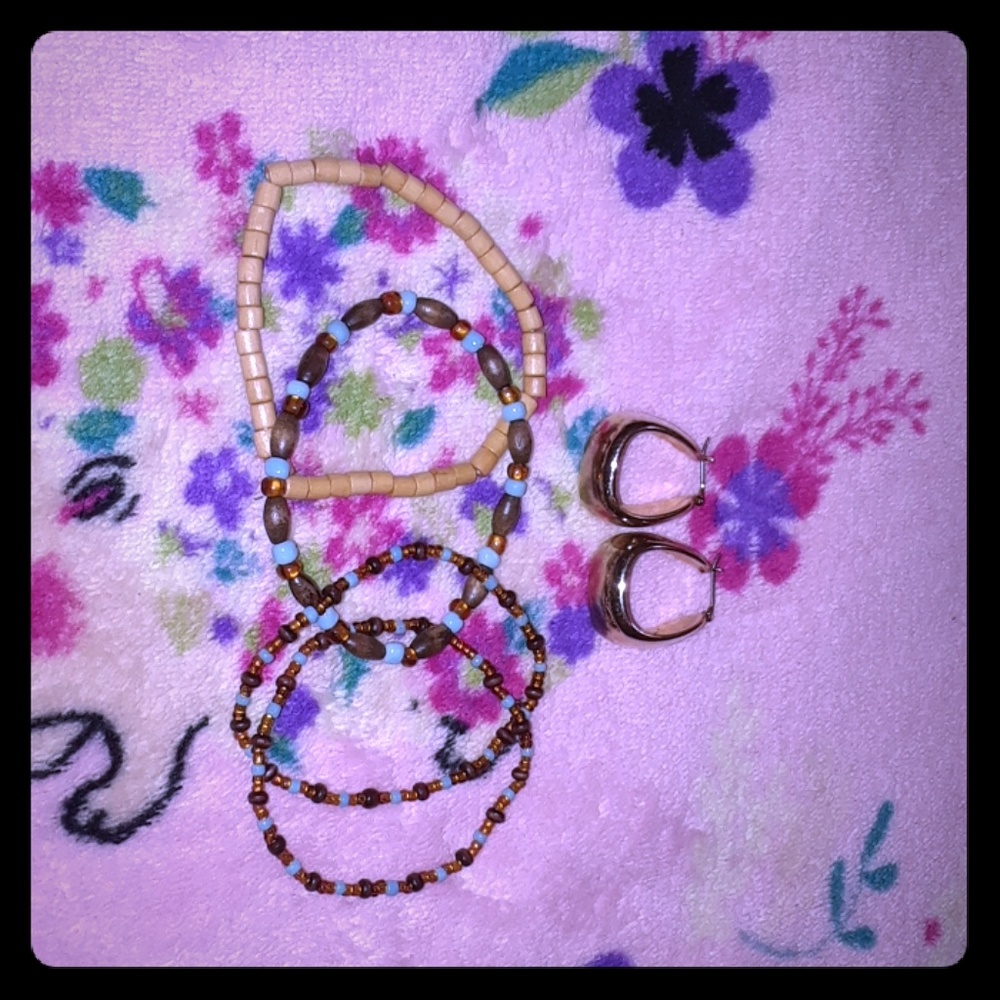 Modern beaded bracelet set with gold earrings